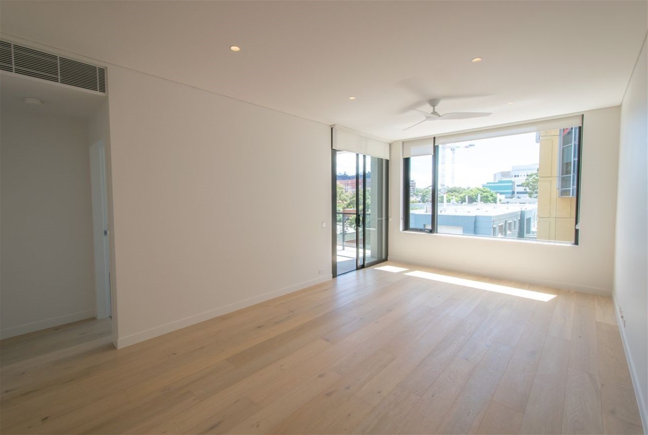 Luxury Living, Convenient Location 3