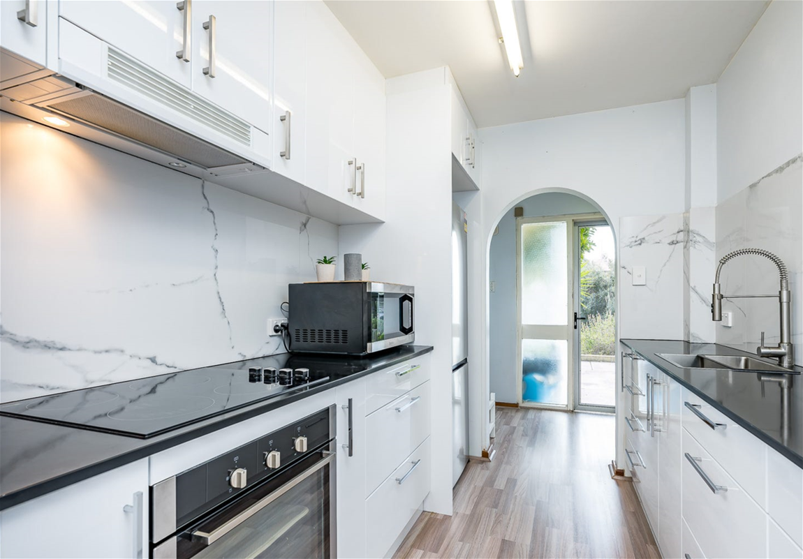 Coastal Living in North Beach – Spacious 2-Bedroom Unit for Lease!