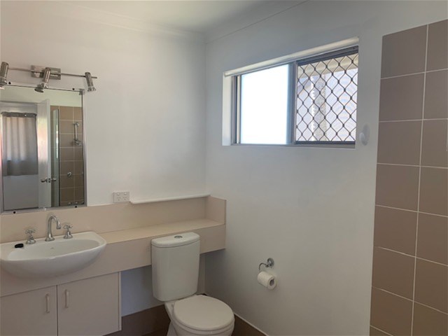 Great Unit Fantastic Location $680 9