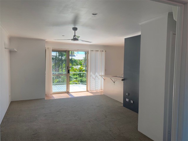 Great Unit Fantastic Location $680 6