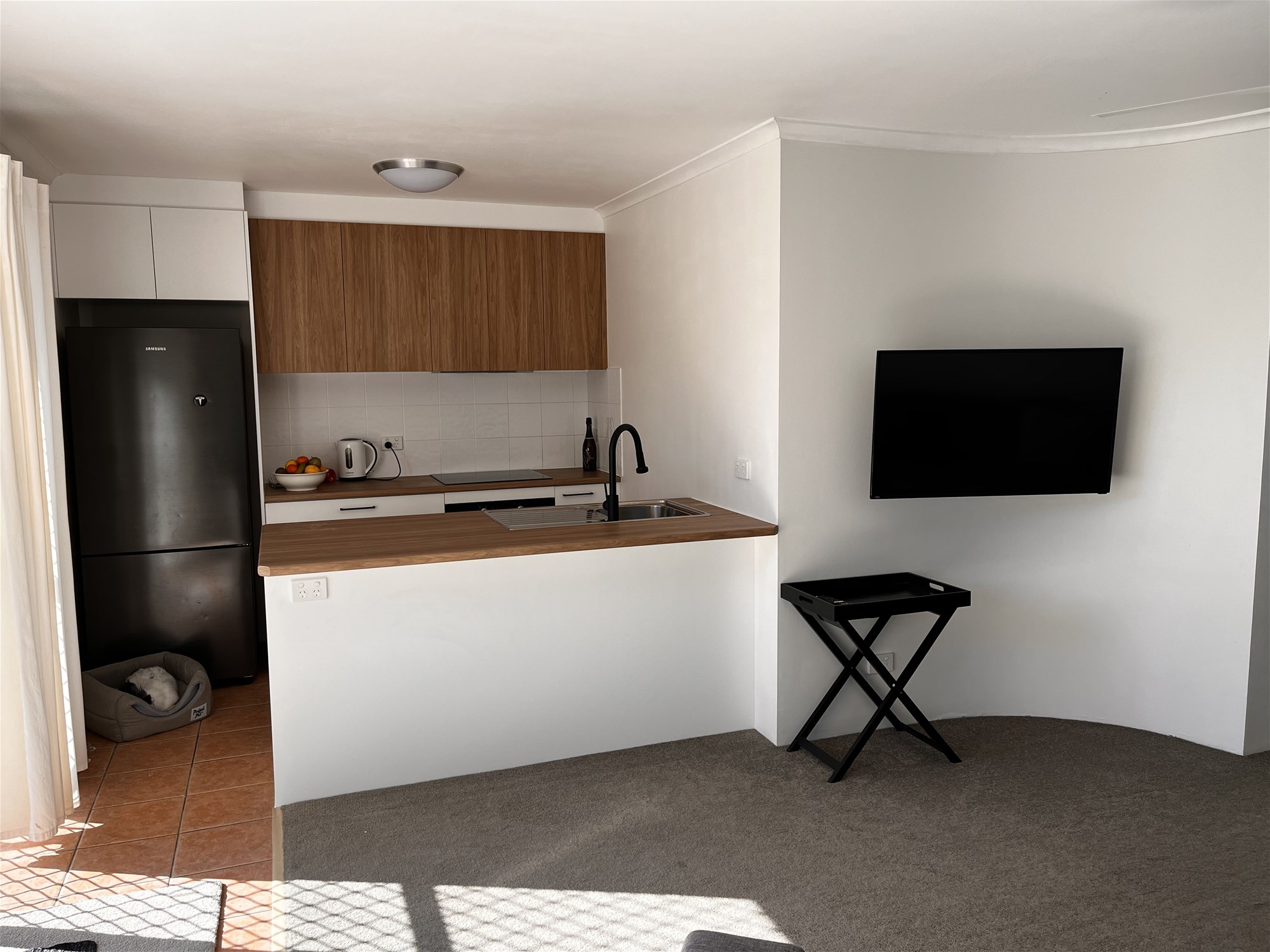 Great Unit Fantastic Location $680 3