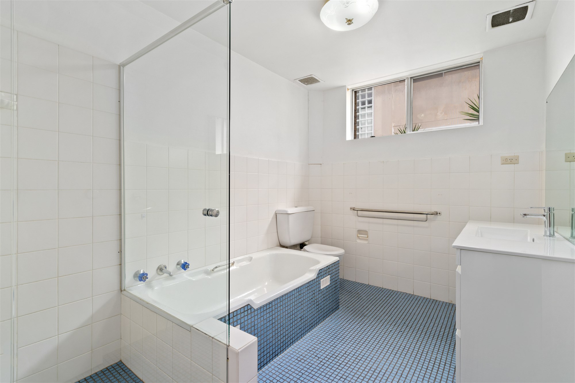 3x bedroom spacious & convenient 8