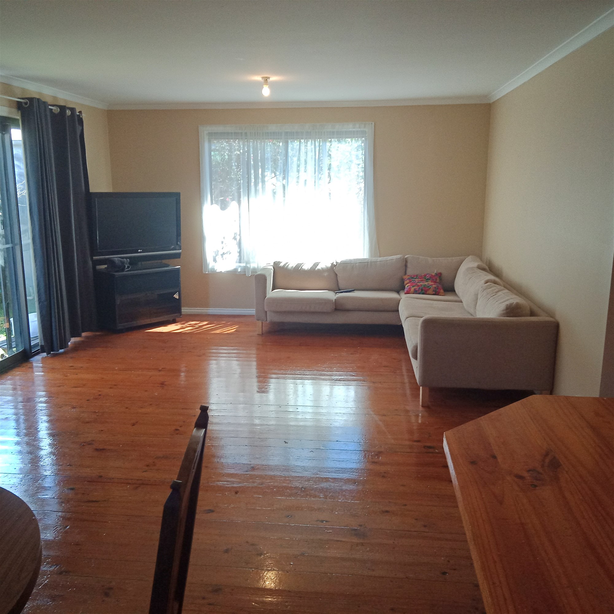 Spacious Private 2 br Unit 2