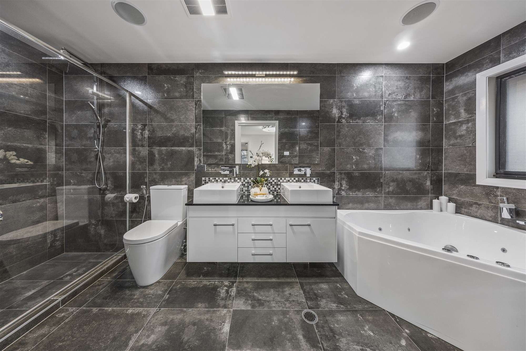 Experience Unparalleled Luxury and Modern 13