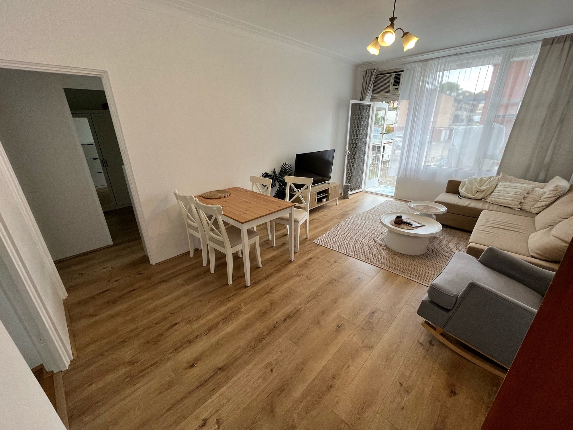 Recently renovated quiet 2-bedroom apartment 2