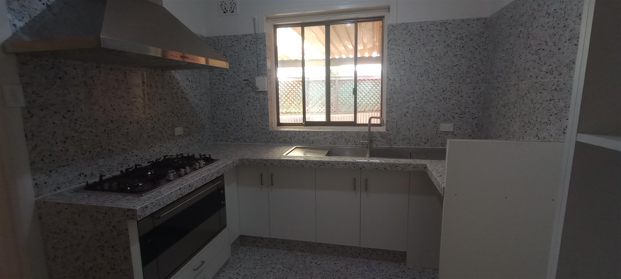 “Charming Family Bungalow Home for 9