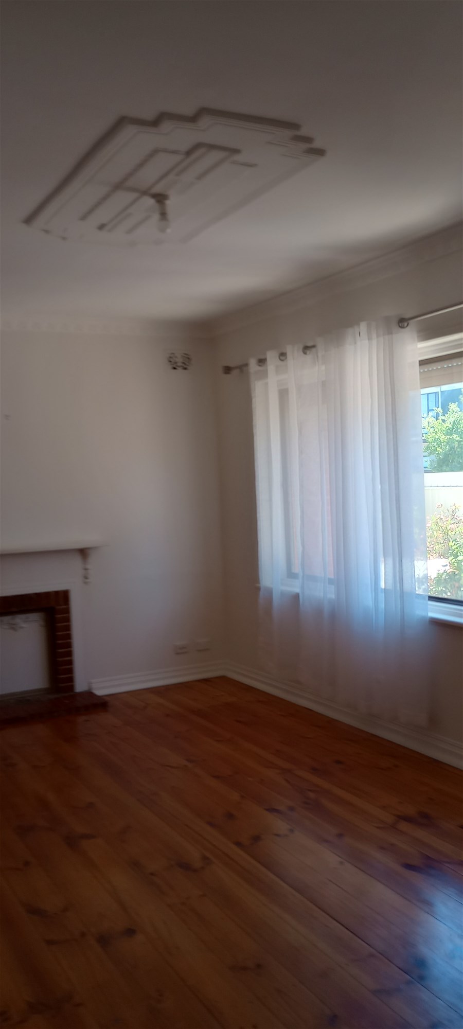 “Charming Family Bungalow Home for 5