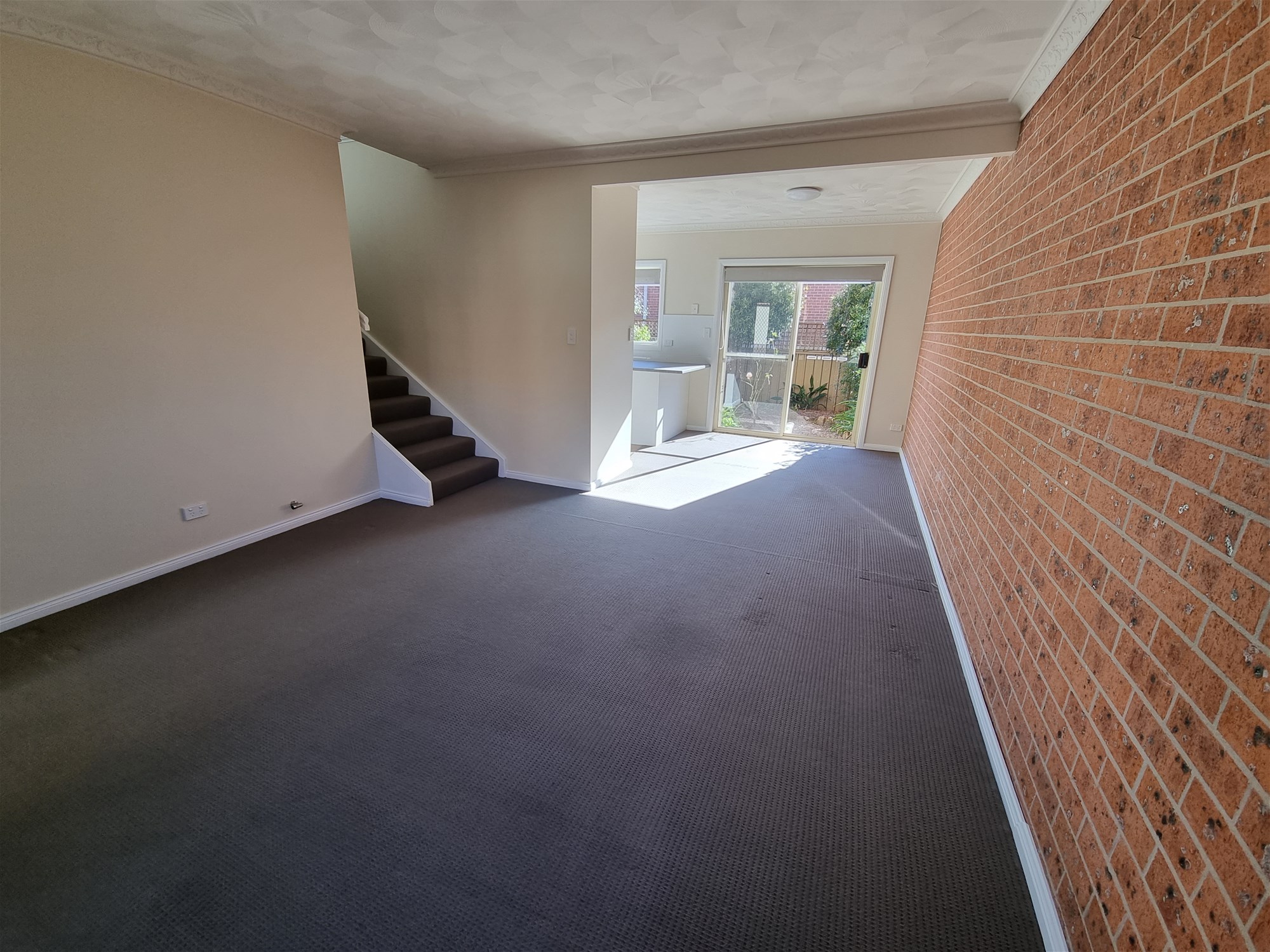 CENTRALLY LOCATED BOWRAL TOWNHOUSE 3