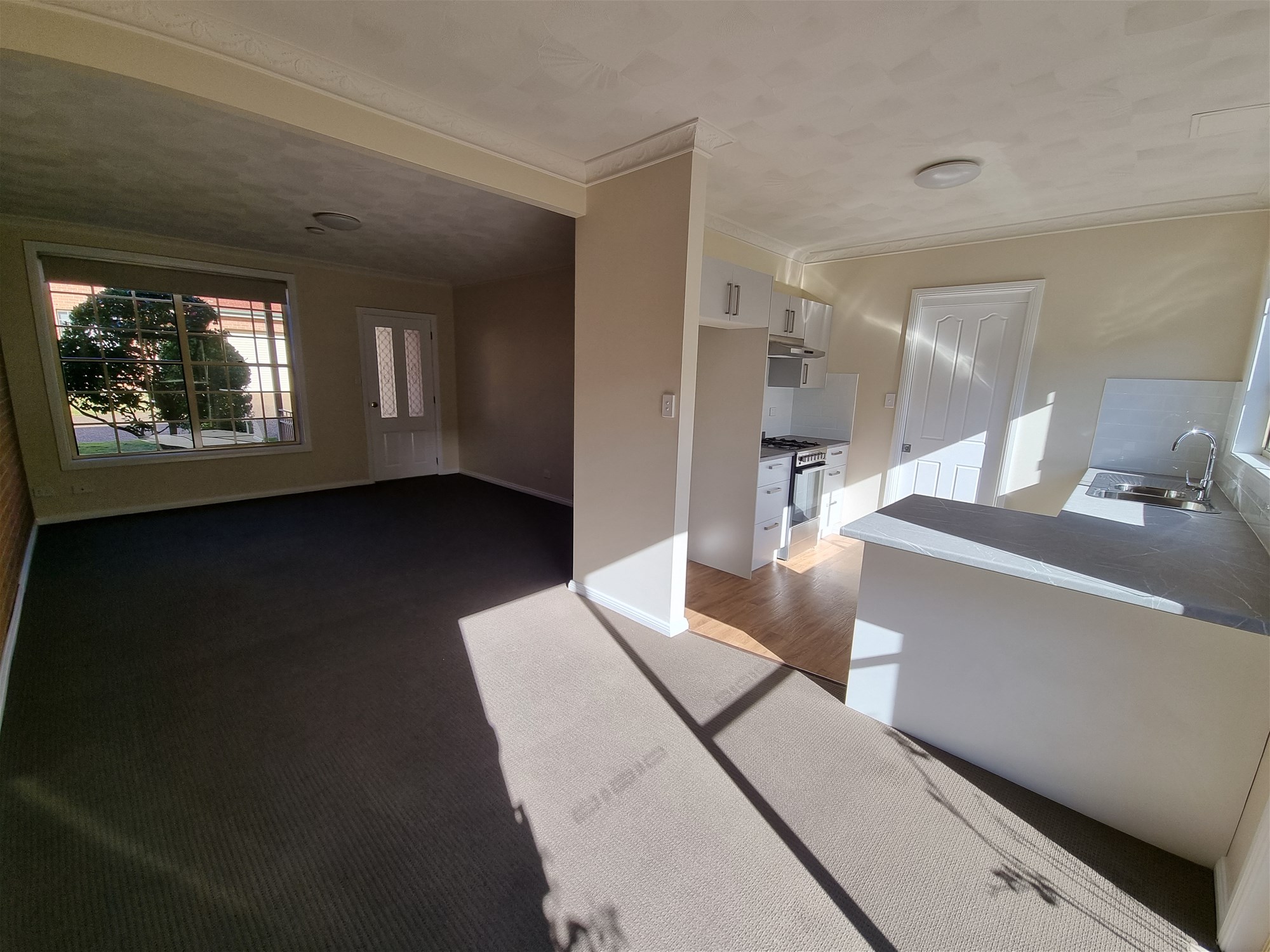 CENTRALLY LOCATED BOWRAL TOWNHOUSE 4