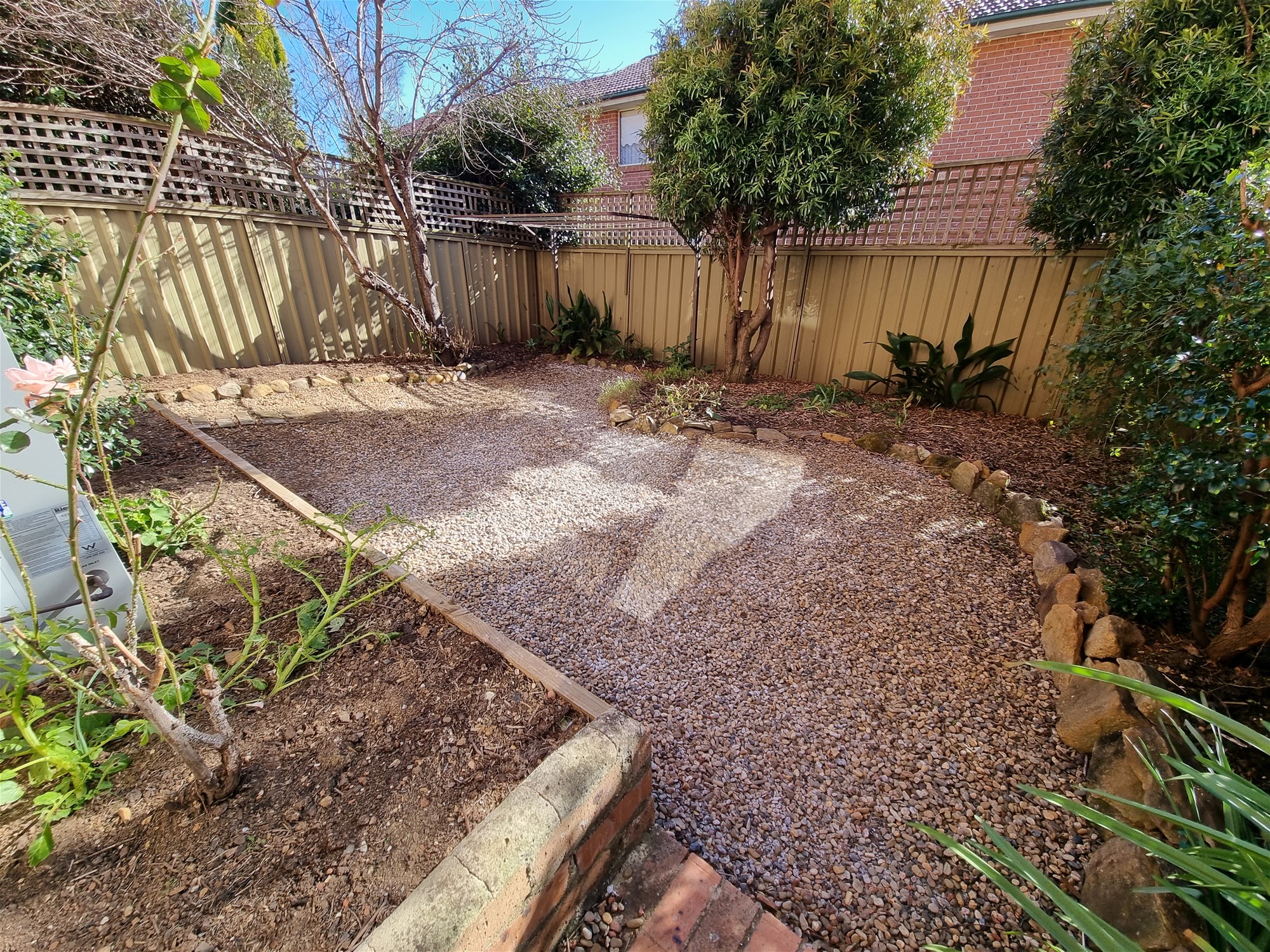 CENTRALLY LOCATED BOWRAL TOWNHOUSE 9