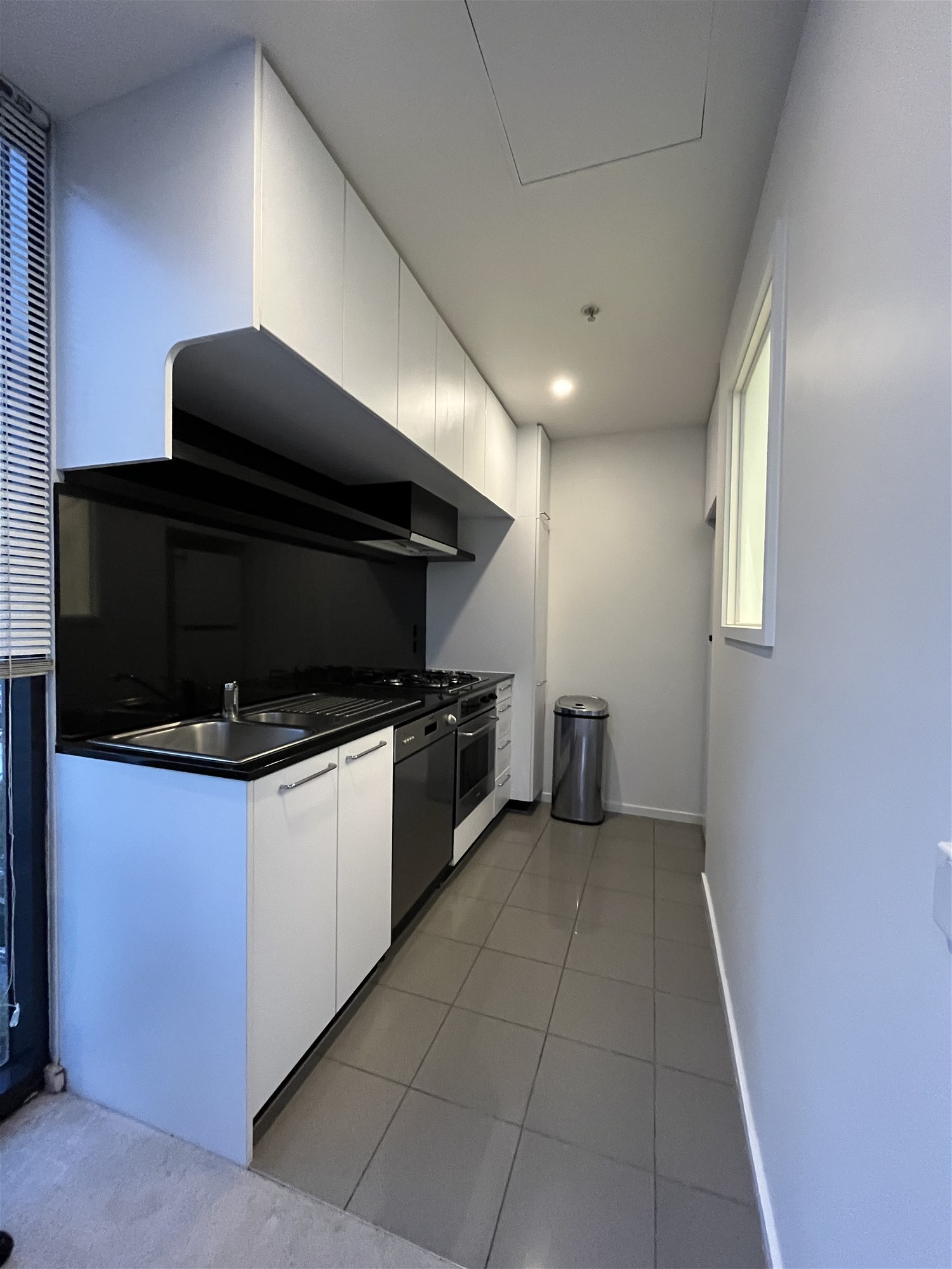 Stylish 1-Bedroom Apartment with City 4