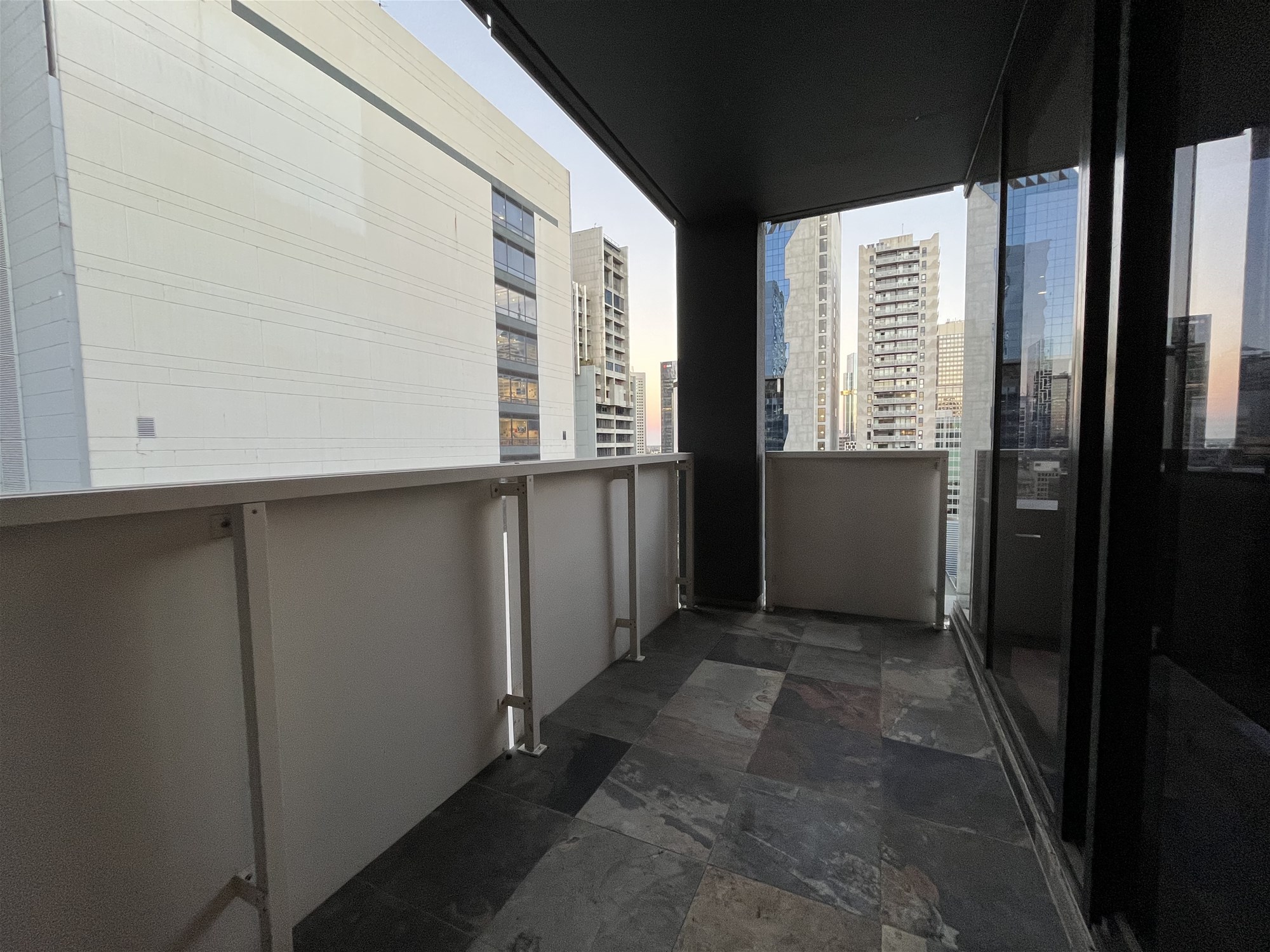 Stylish 1-Bedroom Apartment with City 8