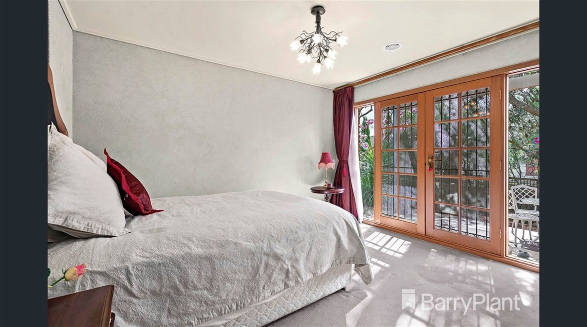 Large Beautiful Family Home For 6