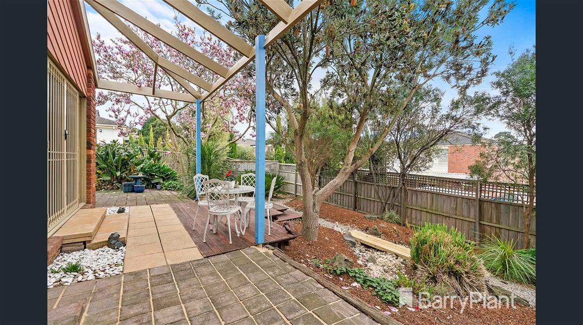 Large Beautiful Family Home For 10