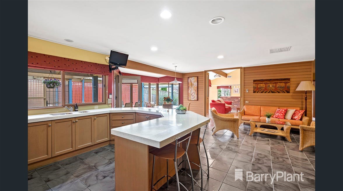 Large Beautiful Family Home For 11
