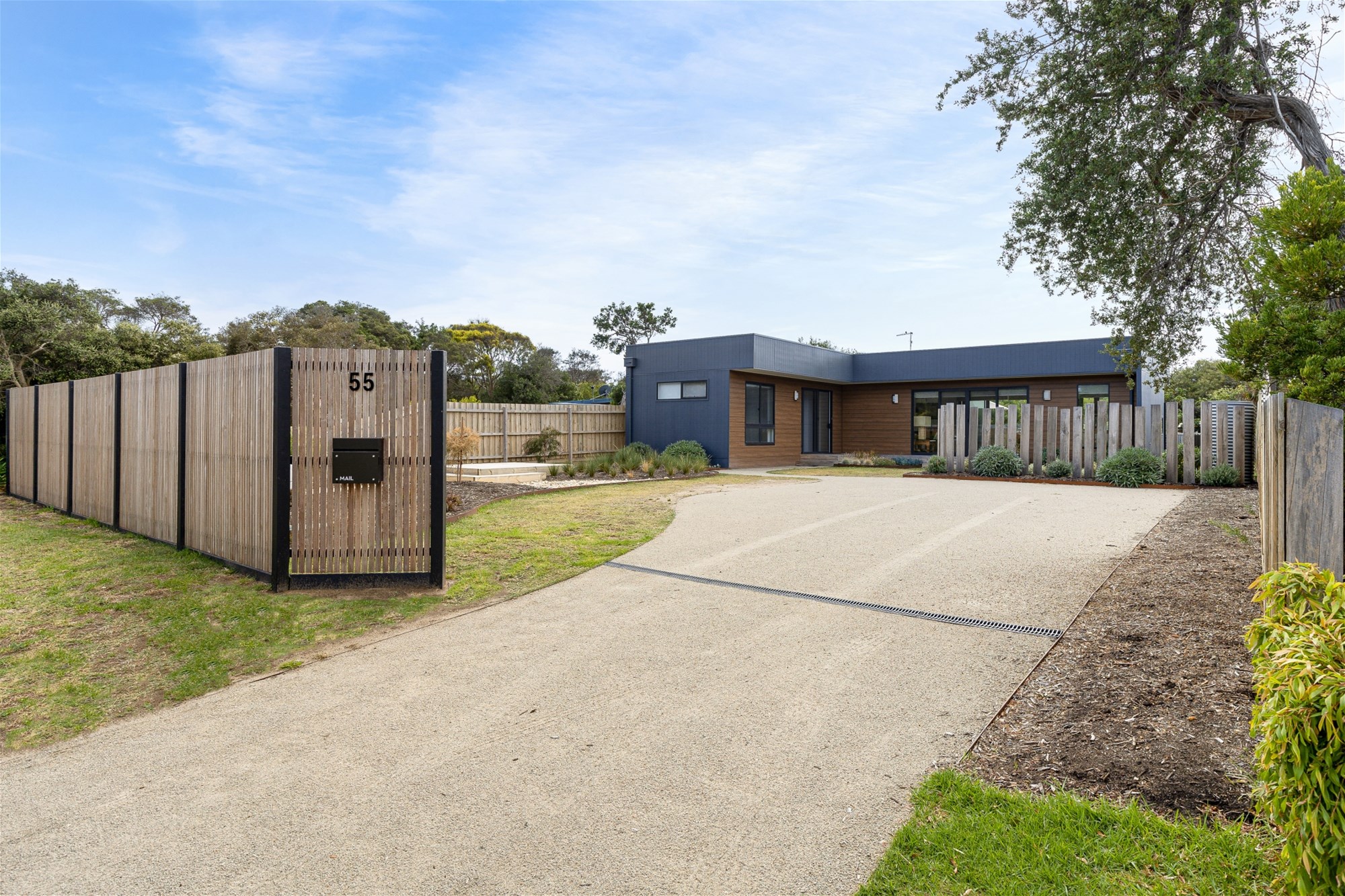 Modern furnished 4 bedroom with 2