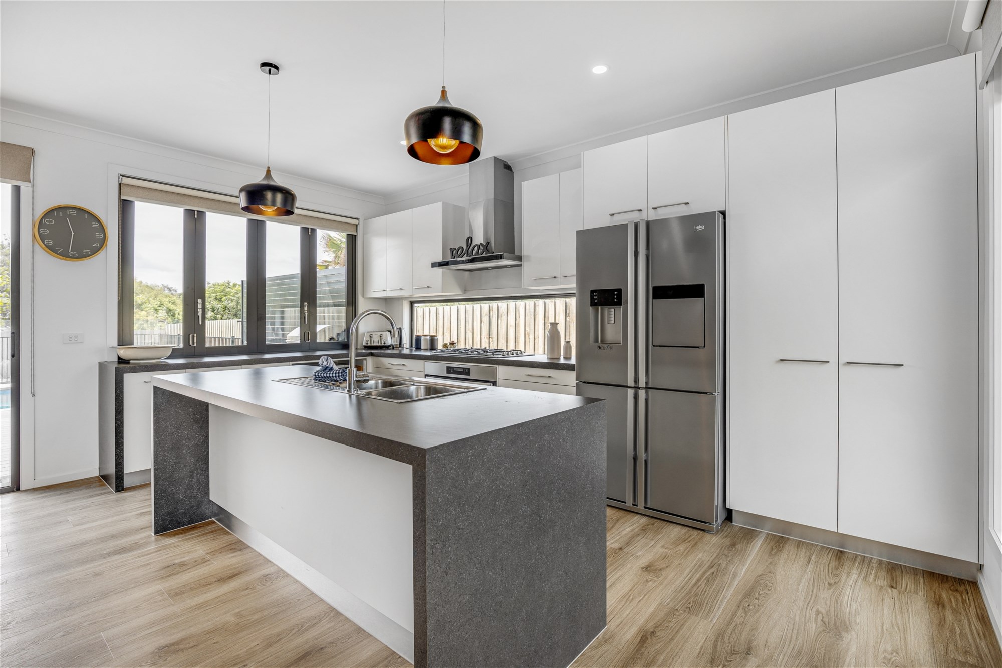 Modern furnished 4 bedroom with 13