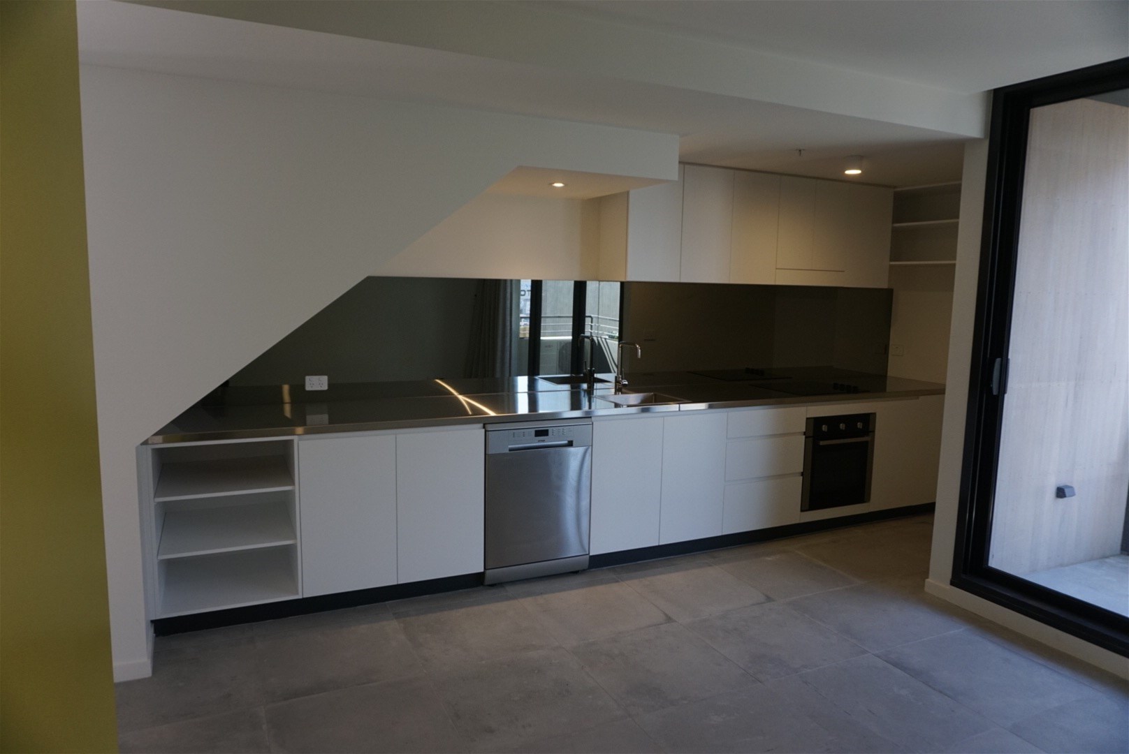 Modern 2 Bedroom Apartment 4