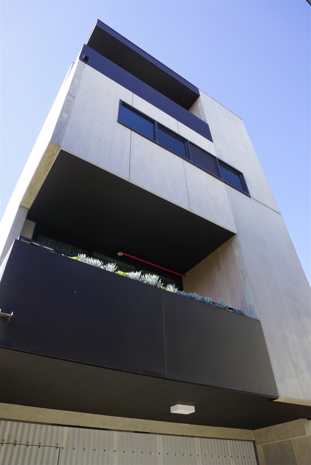 Modern 2 Bedroom Apartment 2