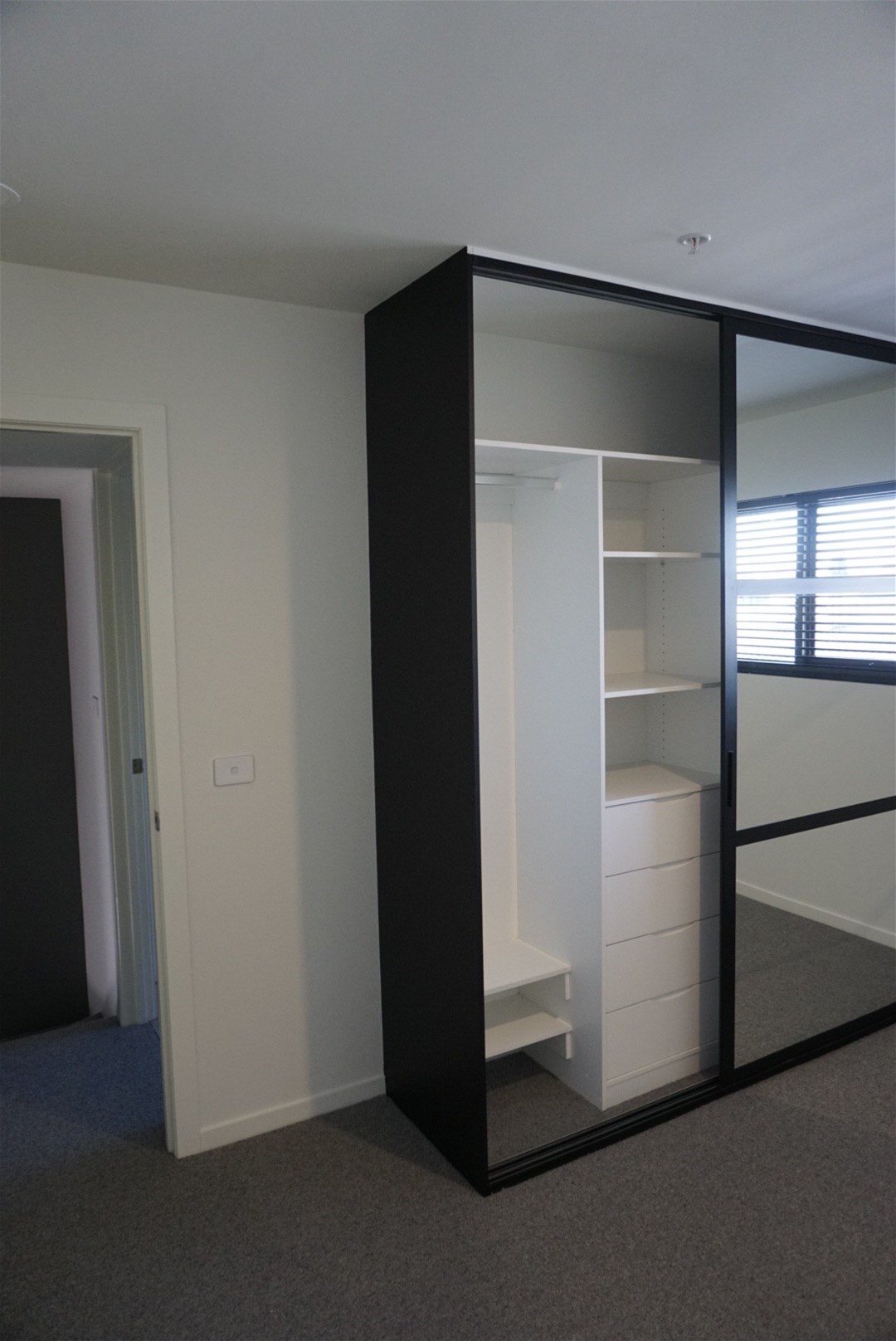 Modern 2 Bedroom Apartment 6