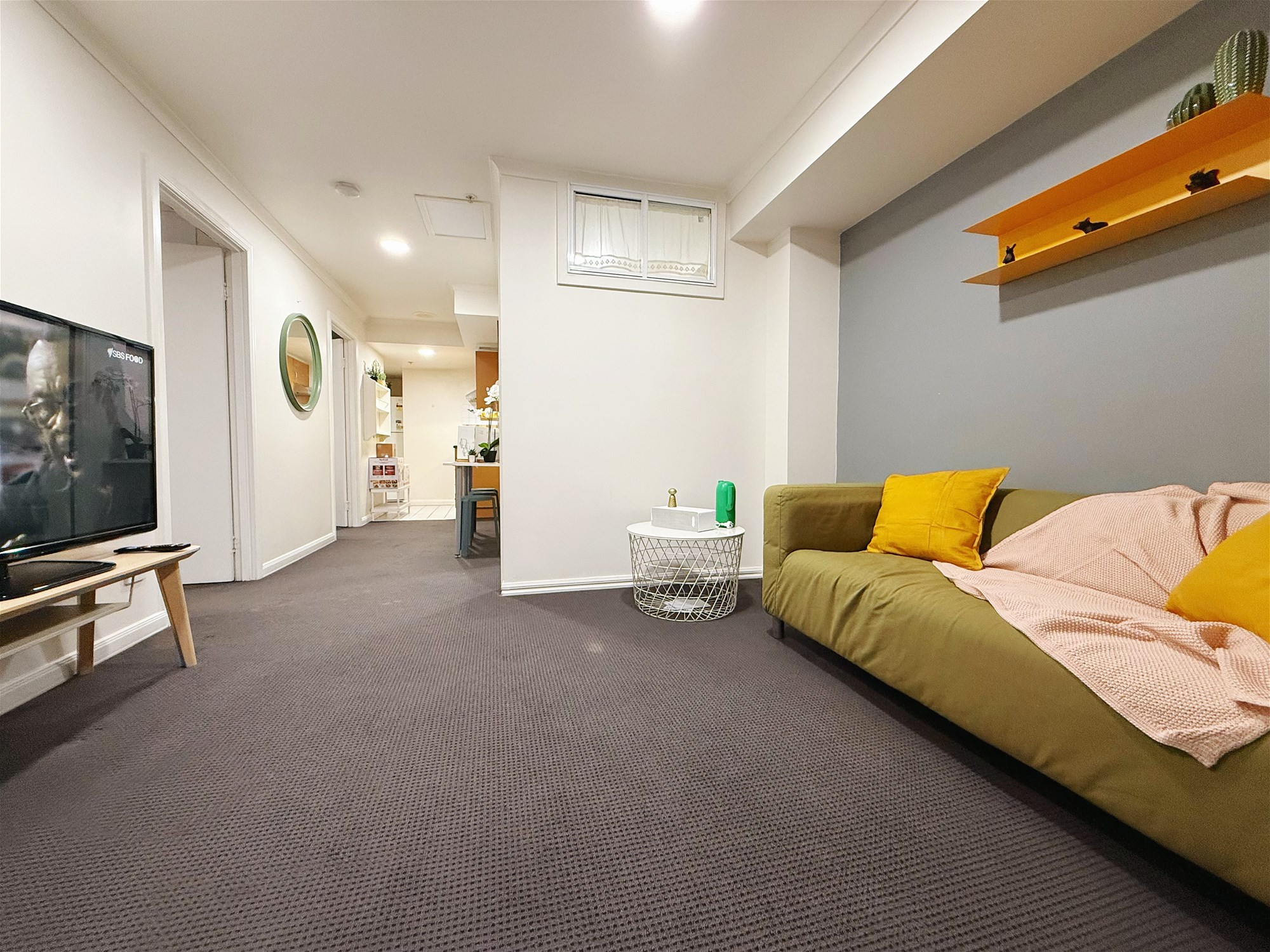 Fantastic Fully Furnished 3 Bedroom 2