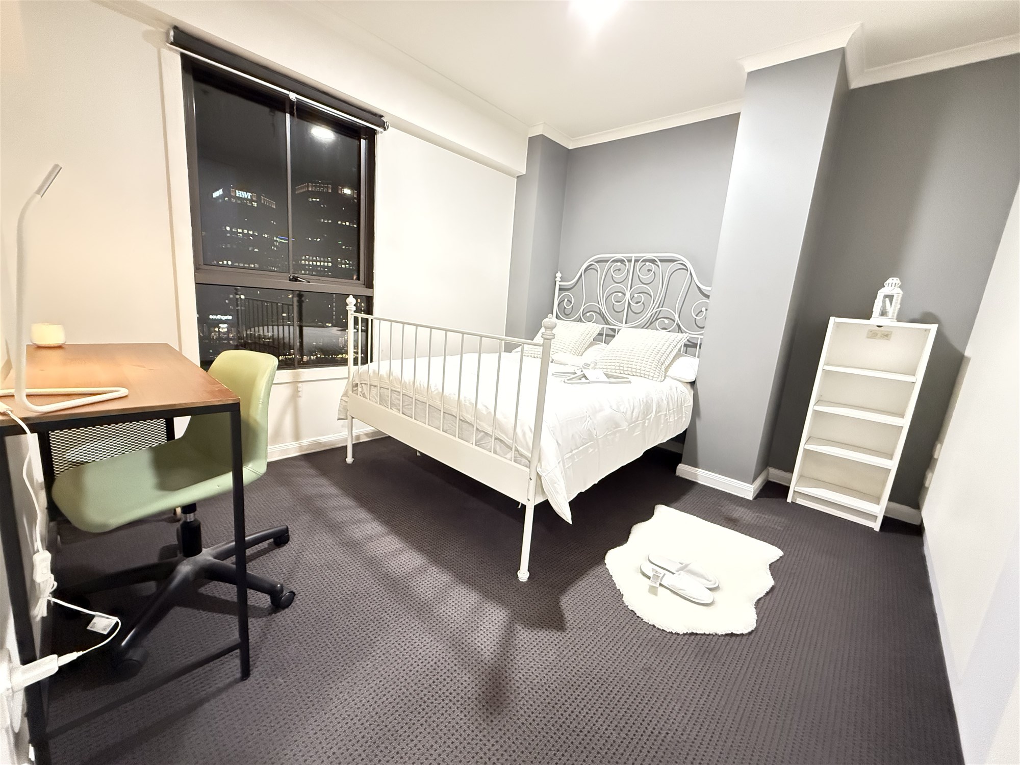 Fantastic Fully Furnished 3 Bedroom 6