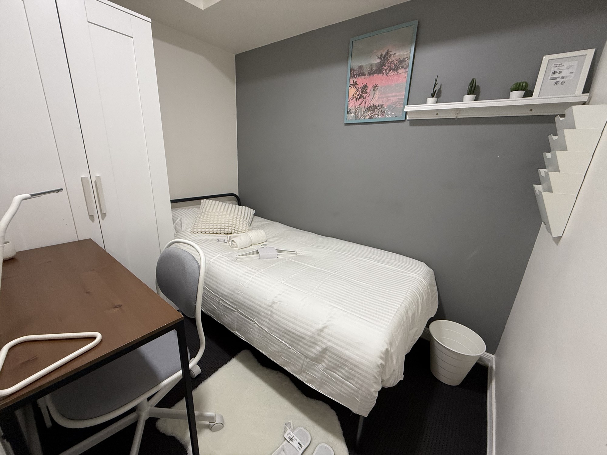 Fantastic Fully Furnished 3 Bedroom 8