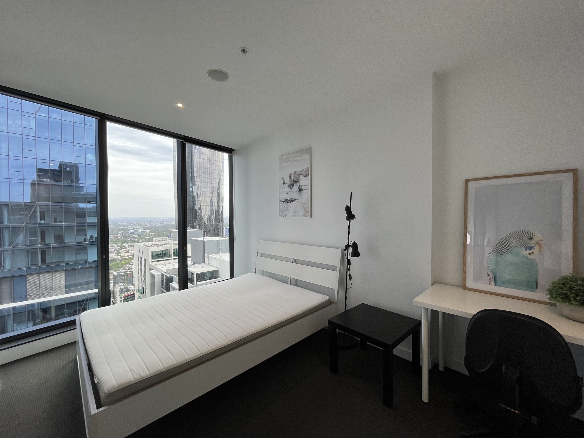 Modern 2 Bedroom Apartment 5