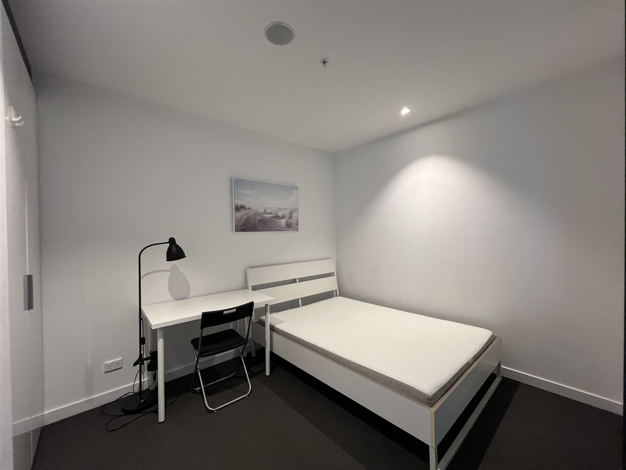Modern 2 Bedroom Apartment 7