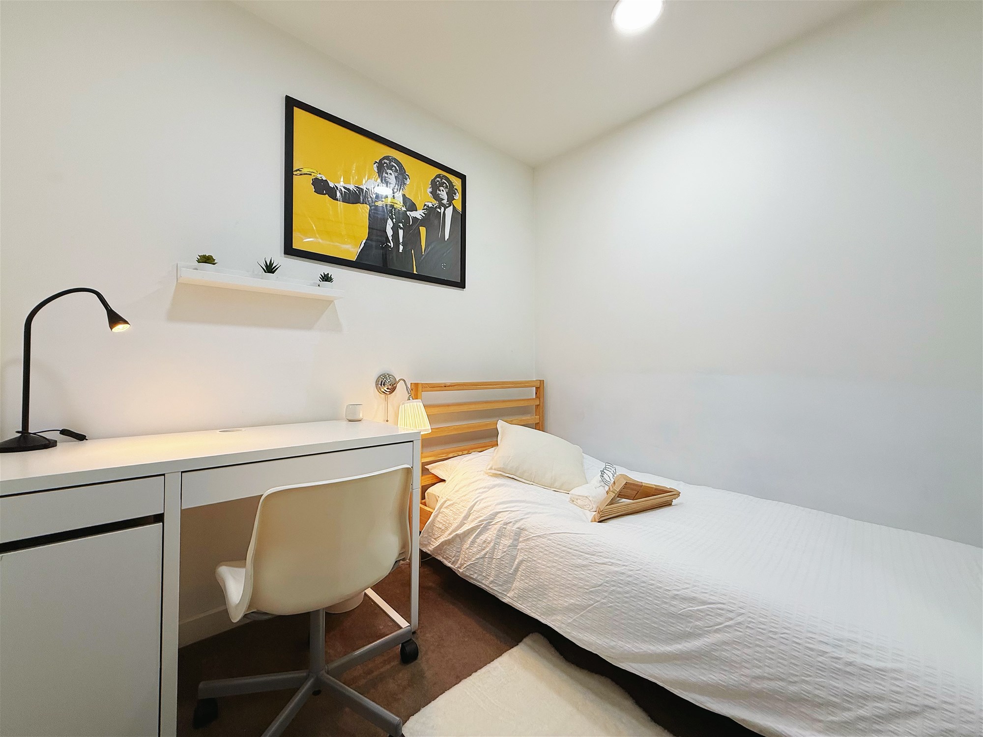 Fantastic Fully Furnished 3 Bedroom 4