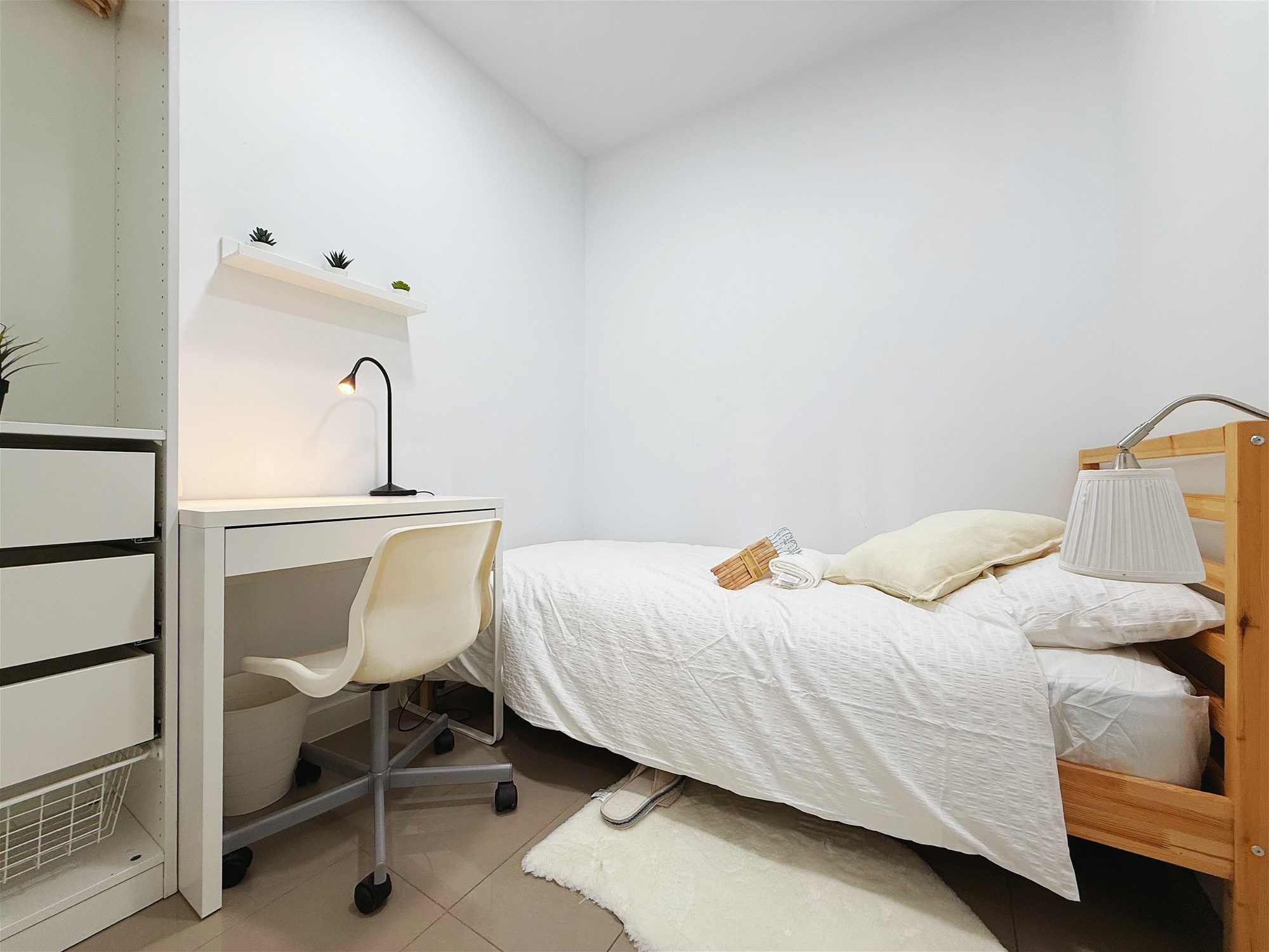 Fantastic Fully Furnished 3 Bedroom 5