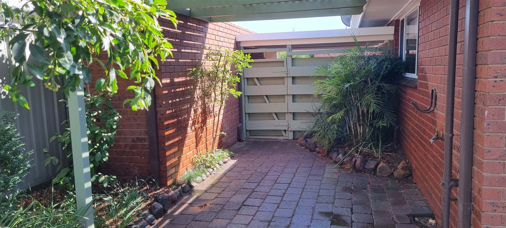 Modern Unit for Lease in 3