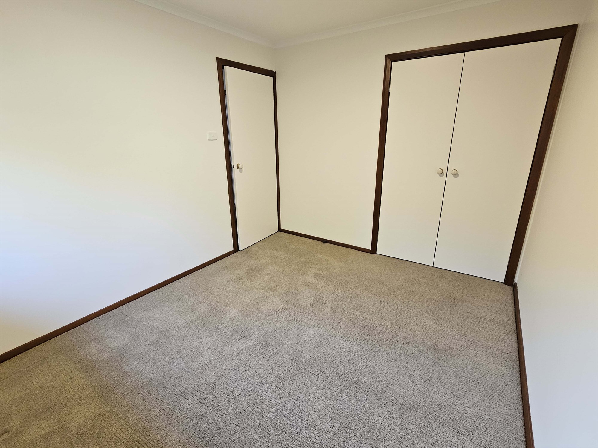 Modern Unit for Lease in 11