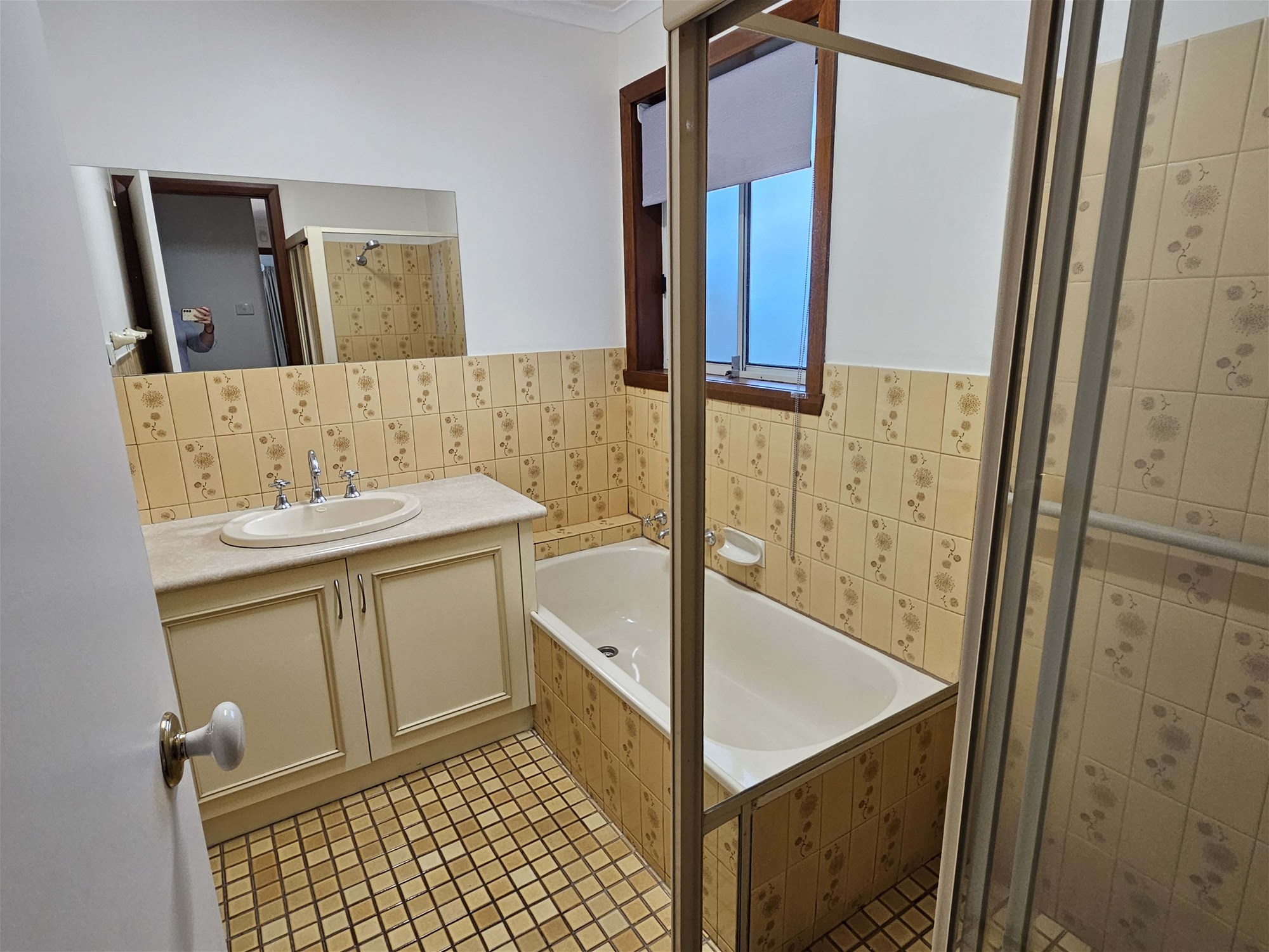 Modern Unit for Lease in 12