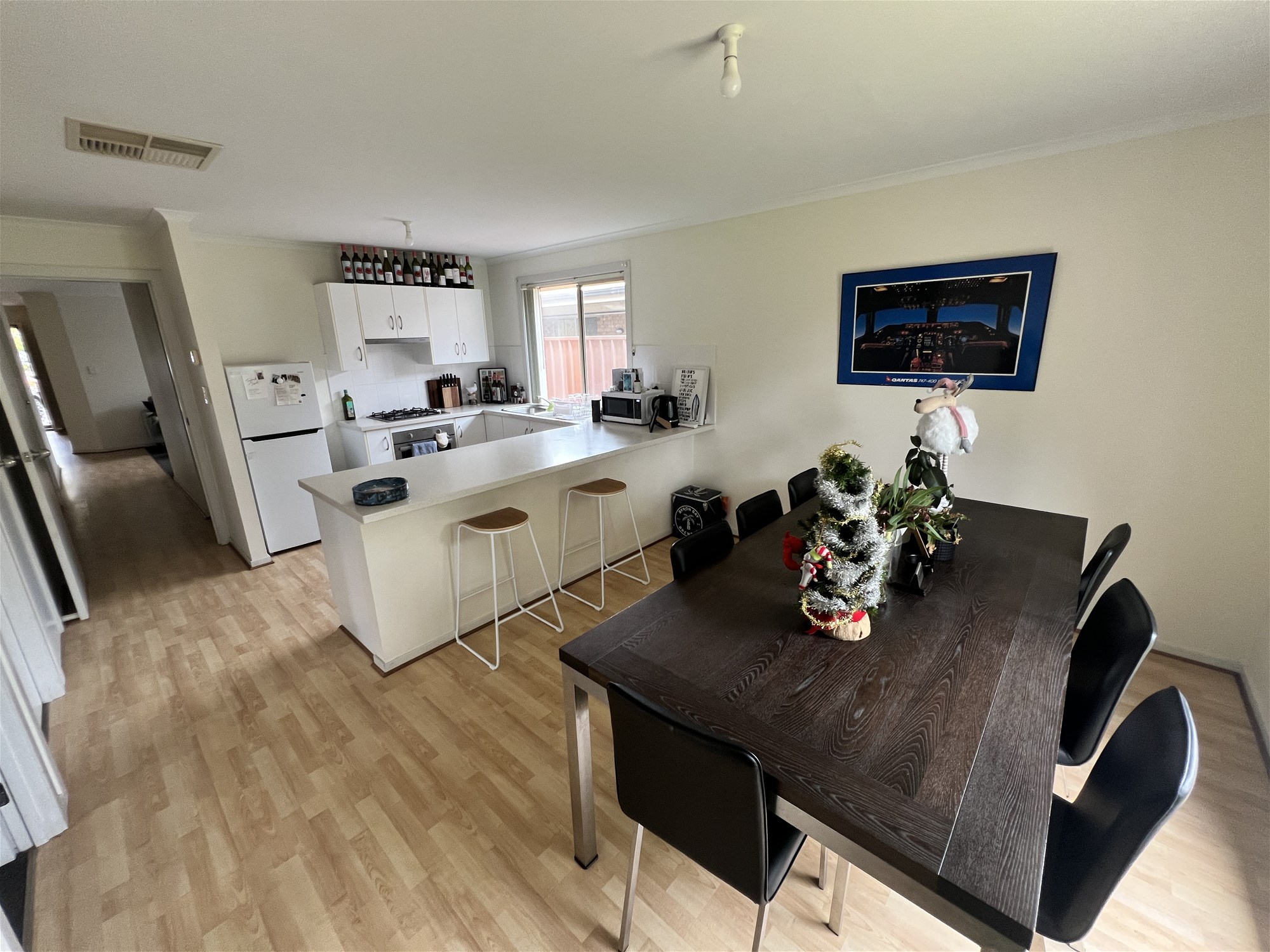 Spacious 4 Bedroom Family Home 9
