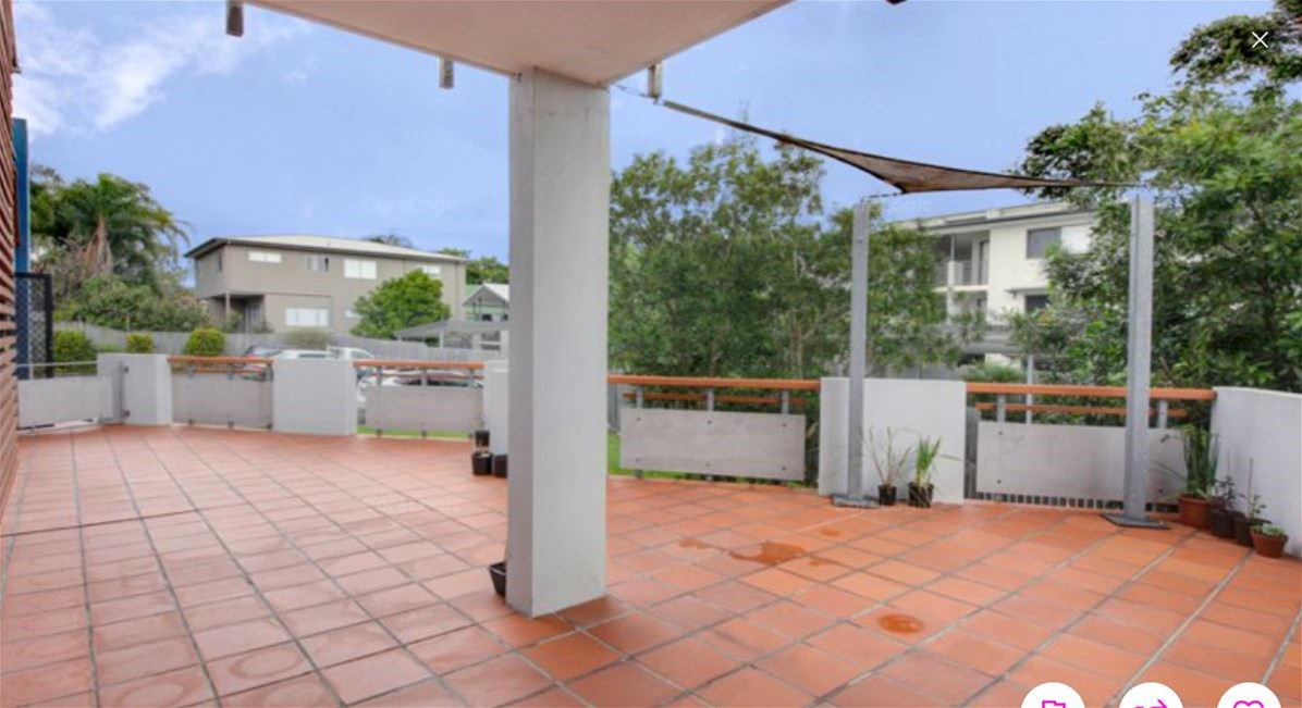 Very large terrace/balcony, city views, 5