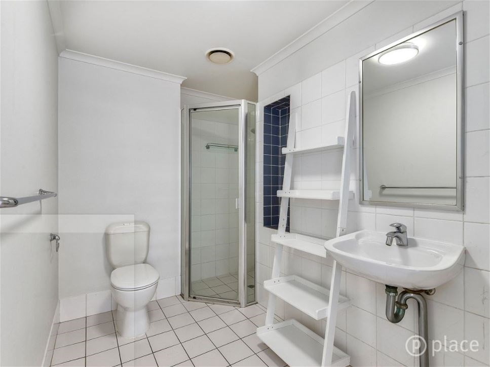 Very large terrace/balcony, city views, 14