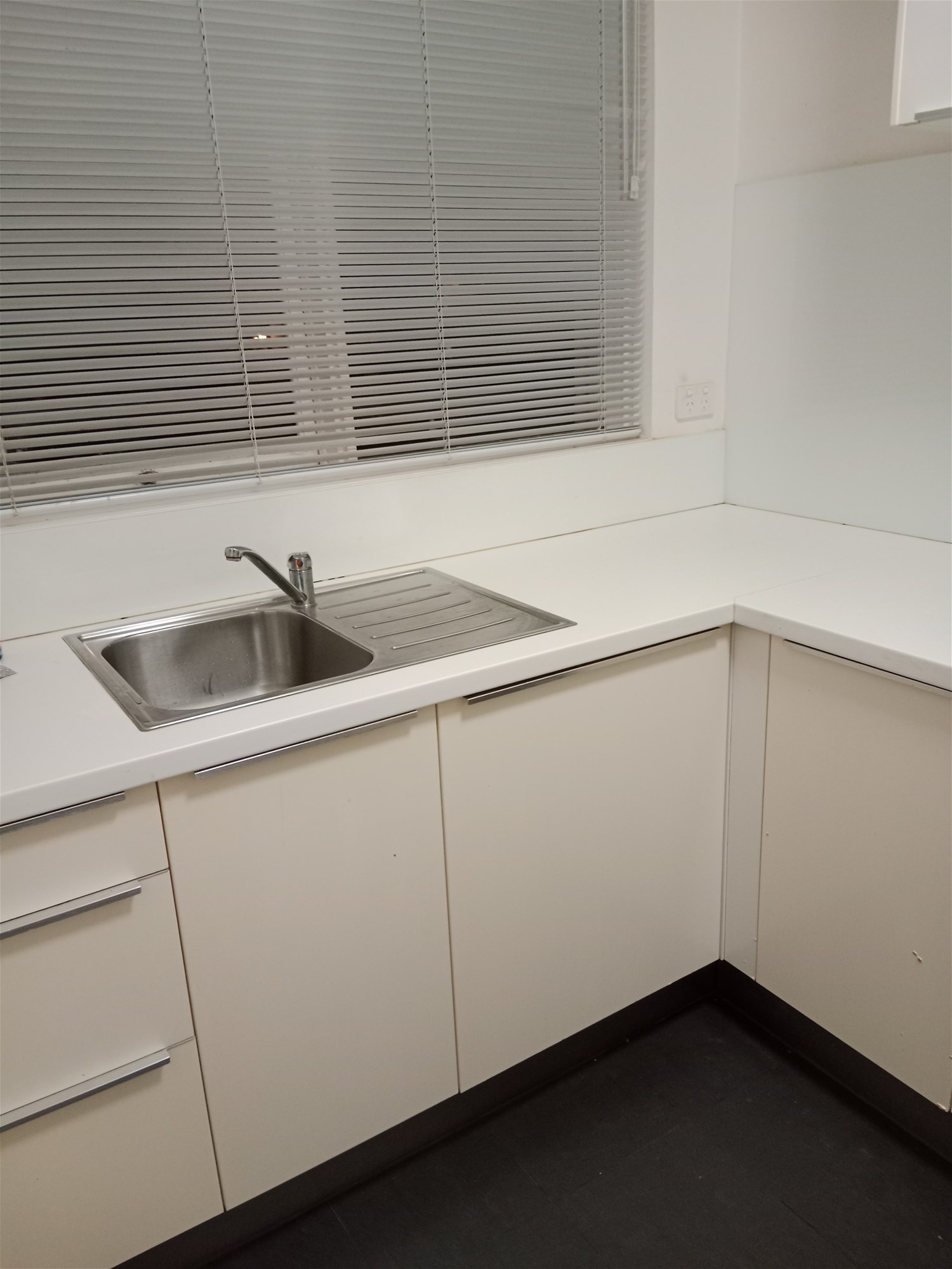 A delightful, sunny one bedroom 7
