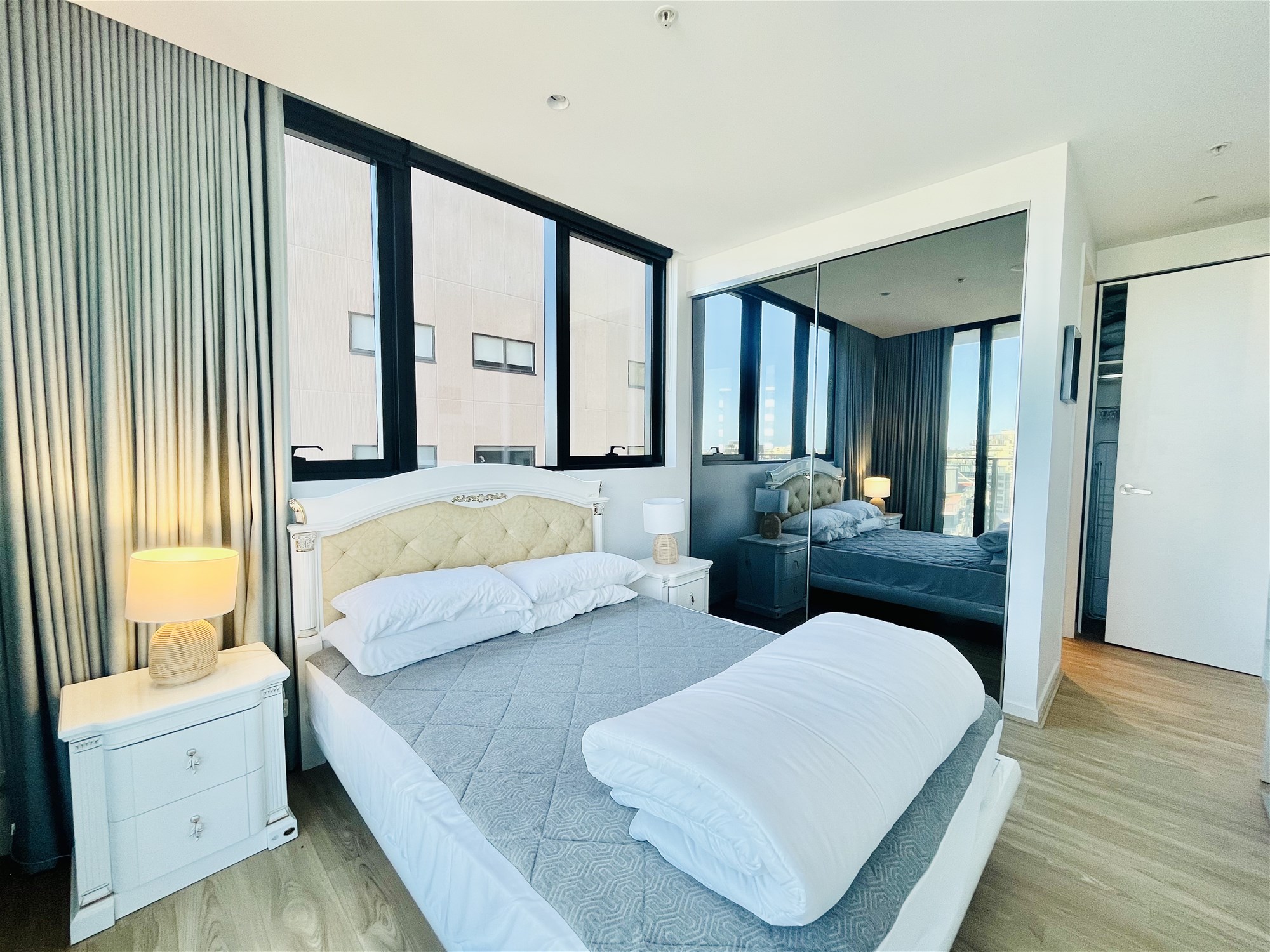Fully Furnished 2 Bed 2 9