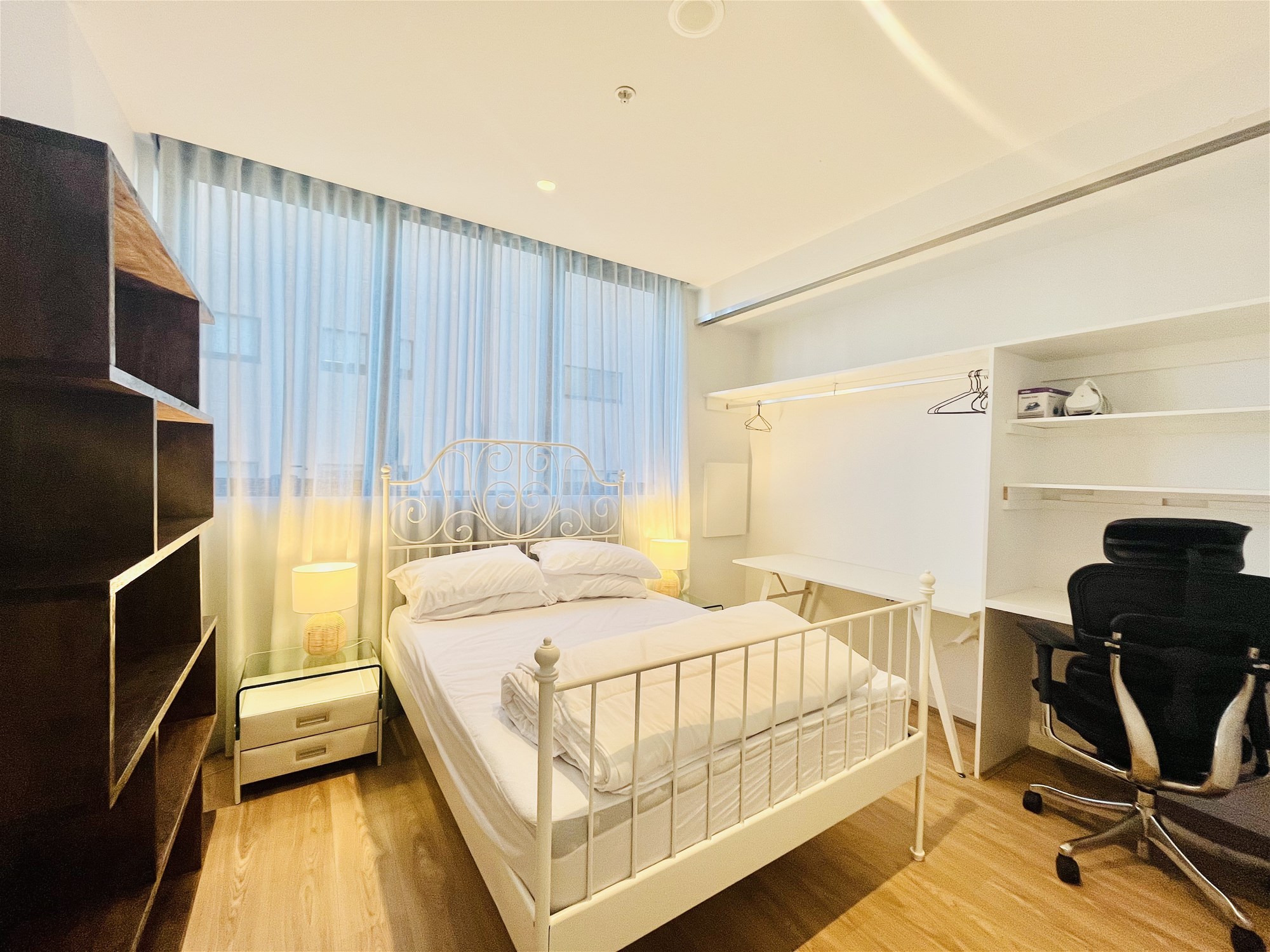 Fully Furnished 2 Bed 2 11