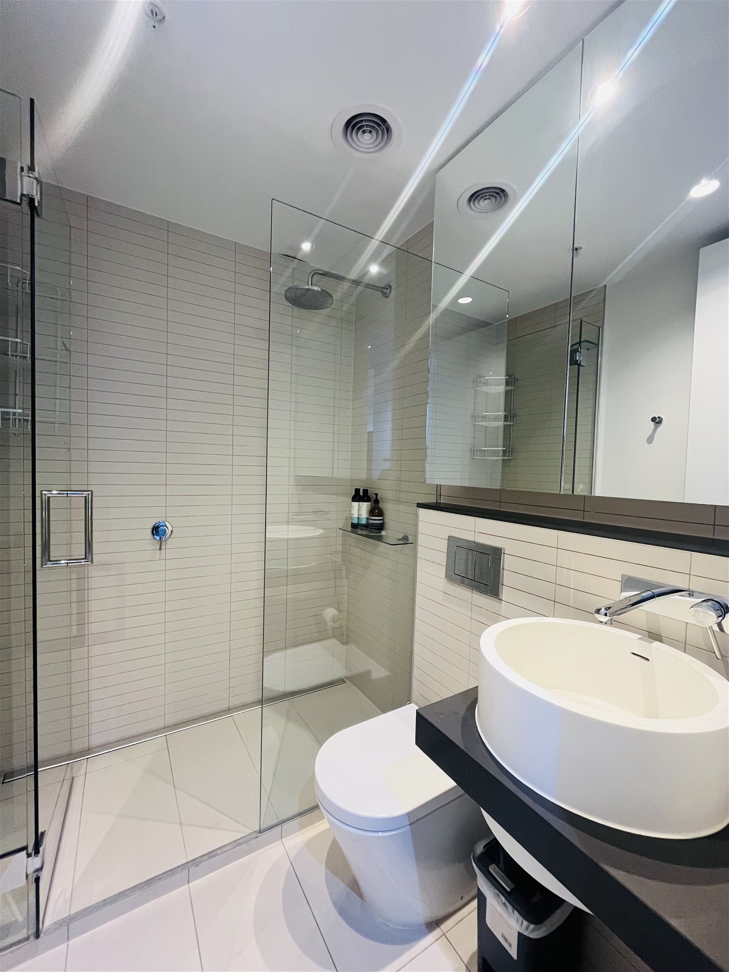 Fully Furnished 2 Bed 2 12