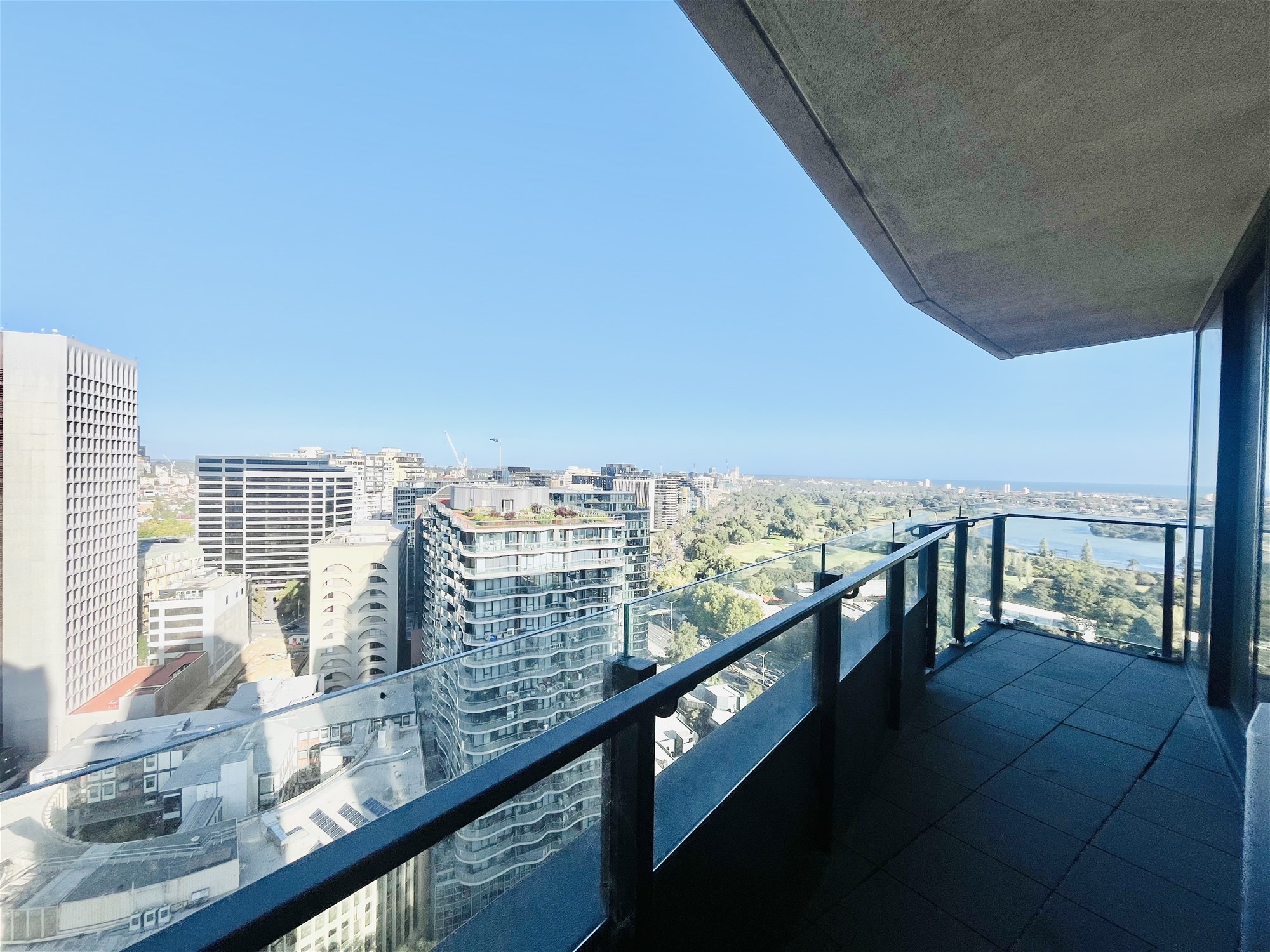 Fully Furnished 2 Bed 2 14