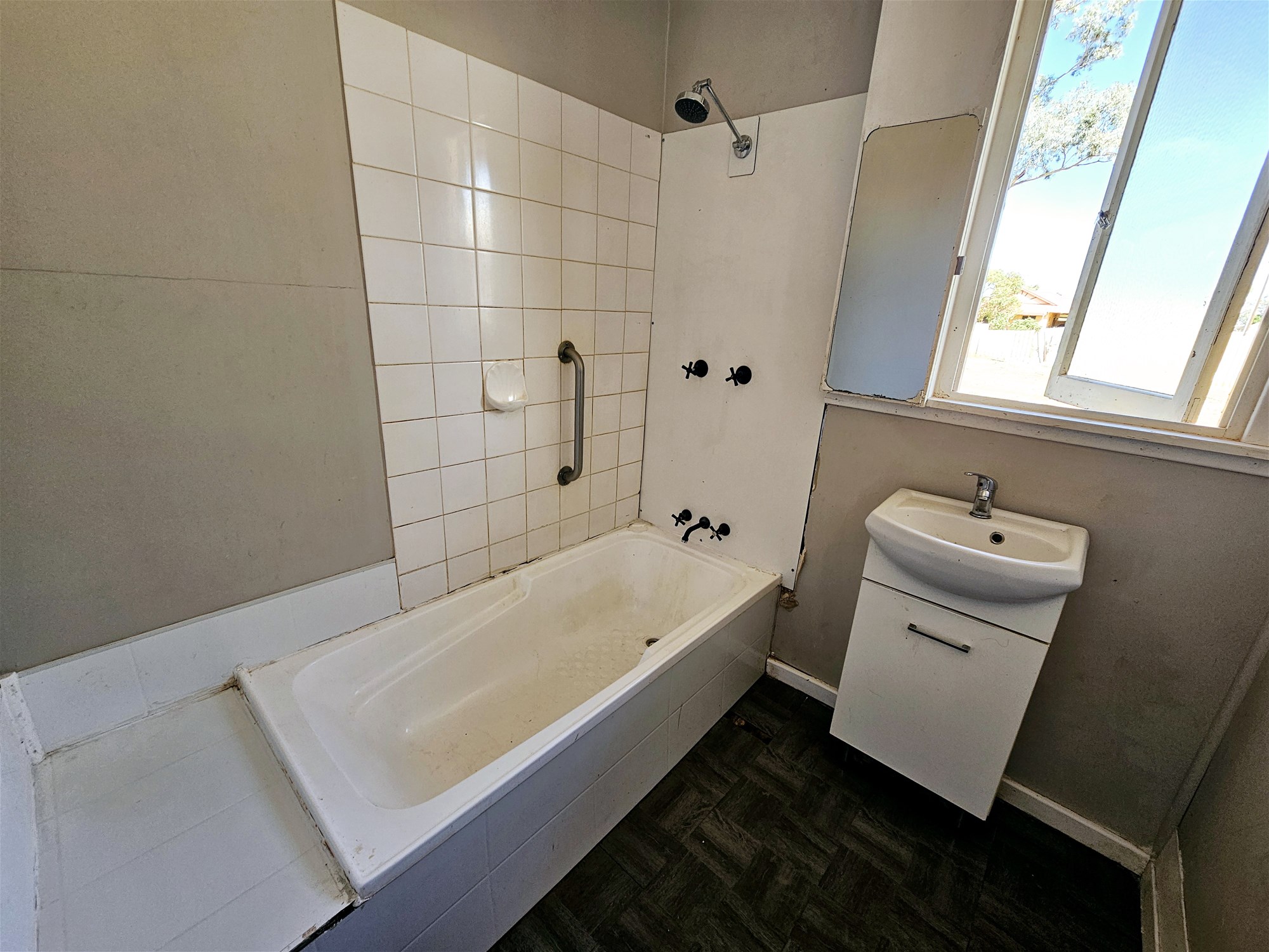 RENTAL AVAILABLE NOW!! 5 Morgans 23