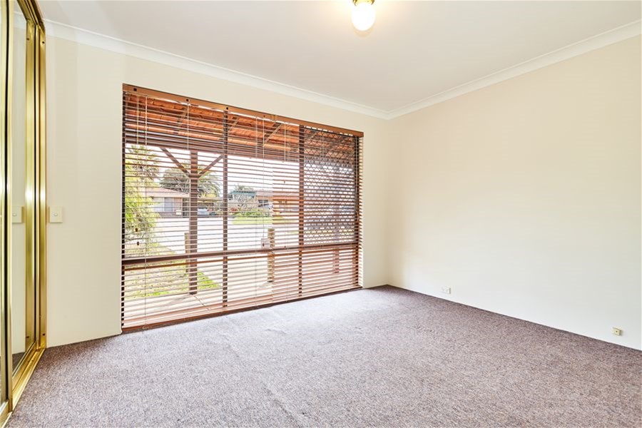 $680 4 Bed 1 Bath, 5