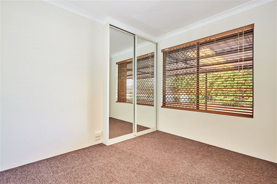 $680 4 Bed 1 Bath, 6