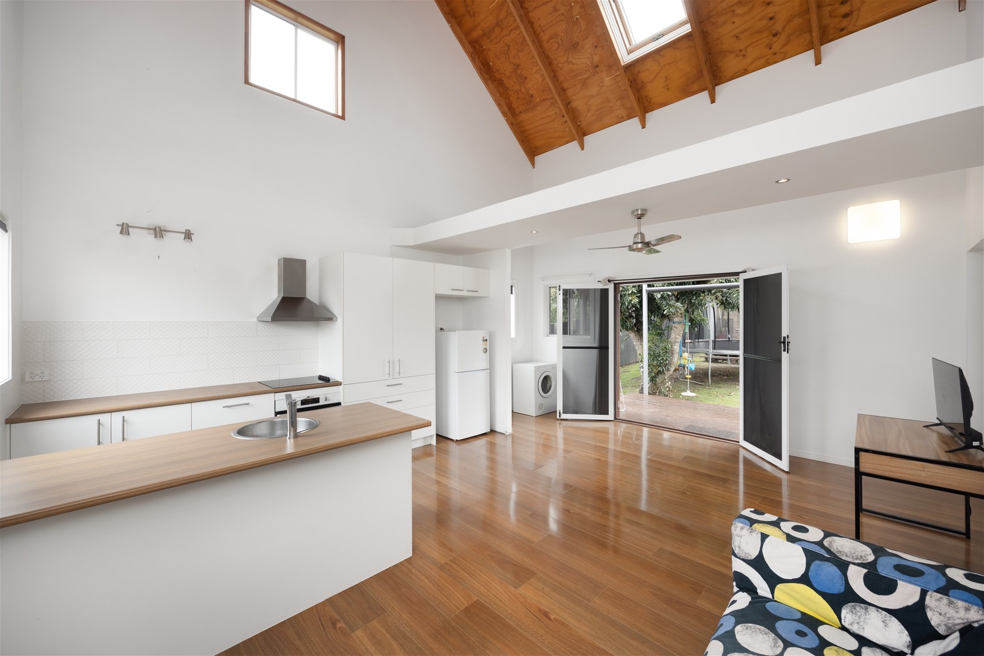 Beautiful spacious, standalone, granny, flat 3
