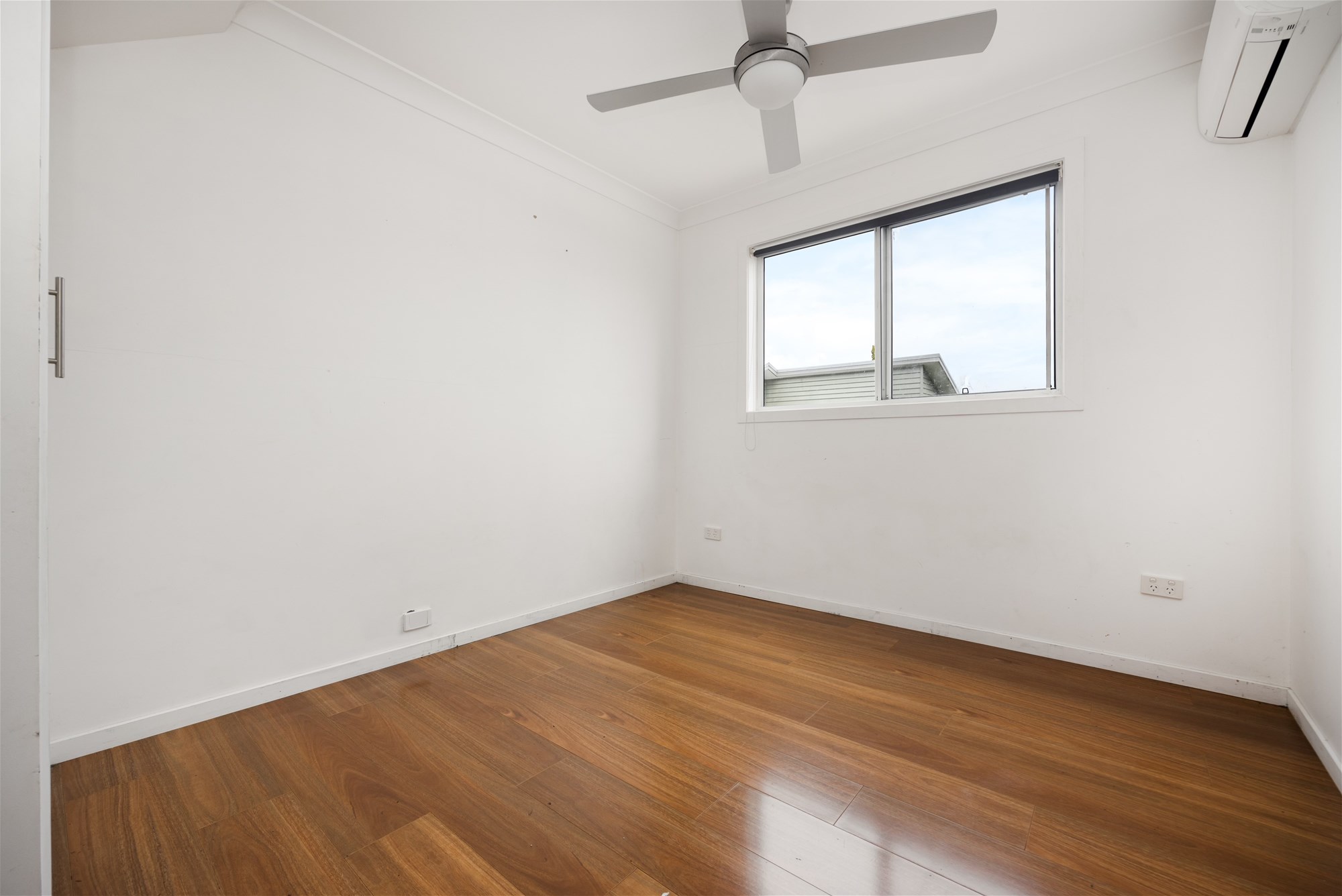 Beautiful spacious, standalone, granny, flat 4