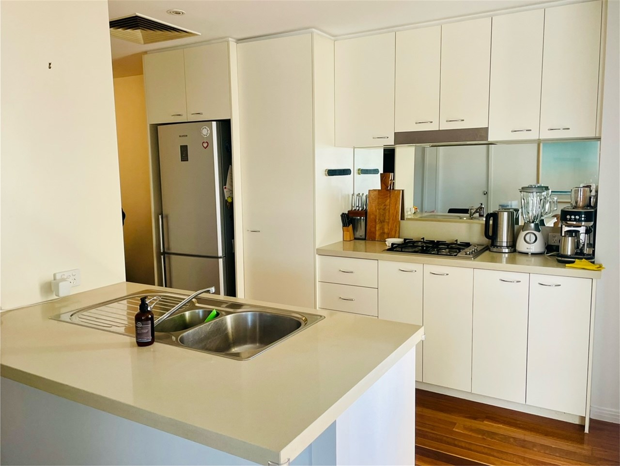 Well located Unit for Rent 4