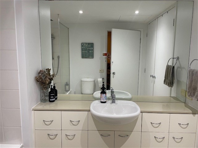 Well located Unit for Rent 5