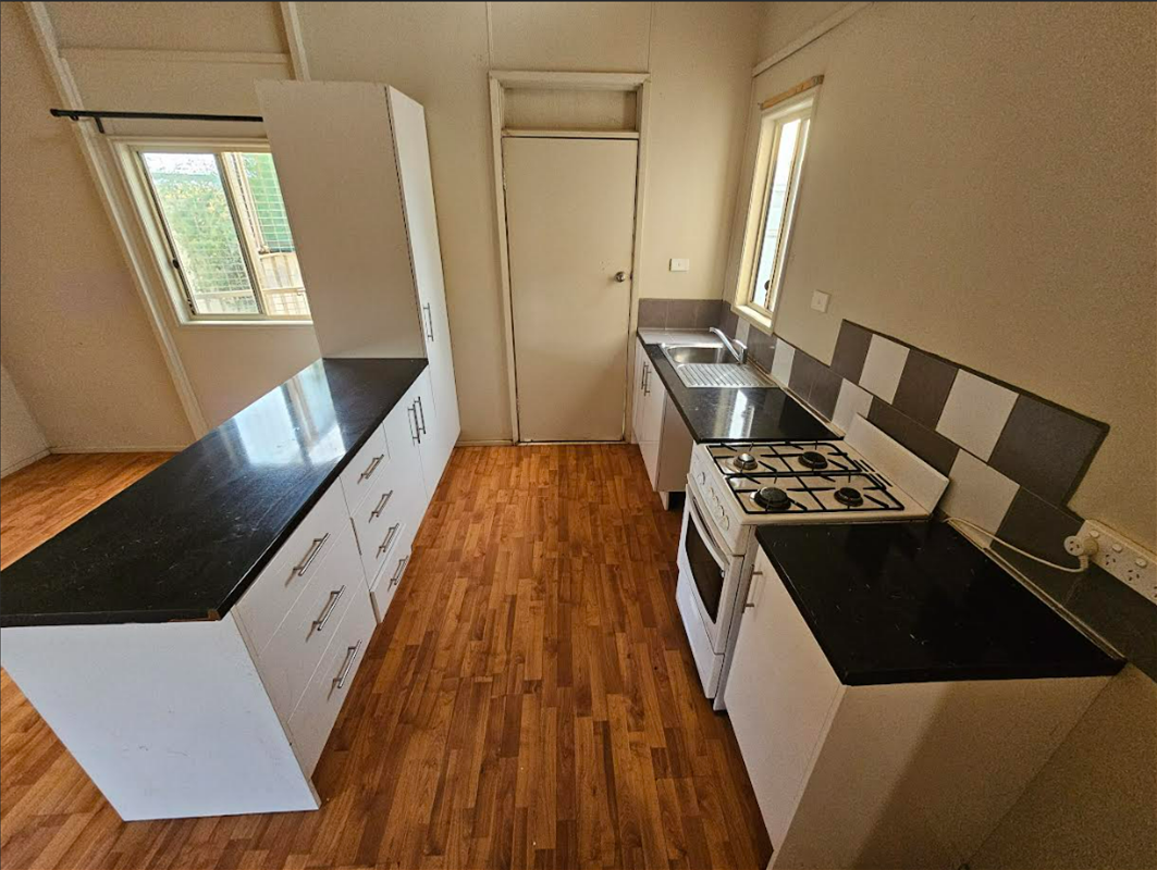 Duplex/Semi house rental available now! 5